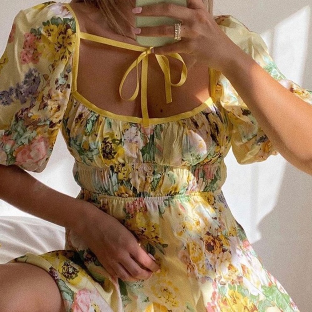 Leigh Floral Mini Dress in Buttercreme in M